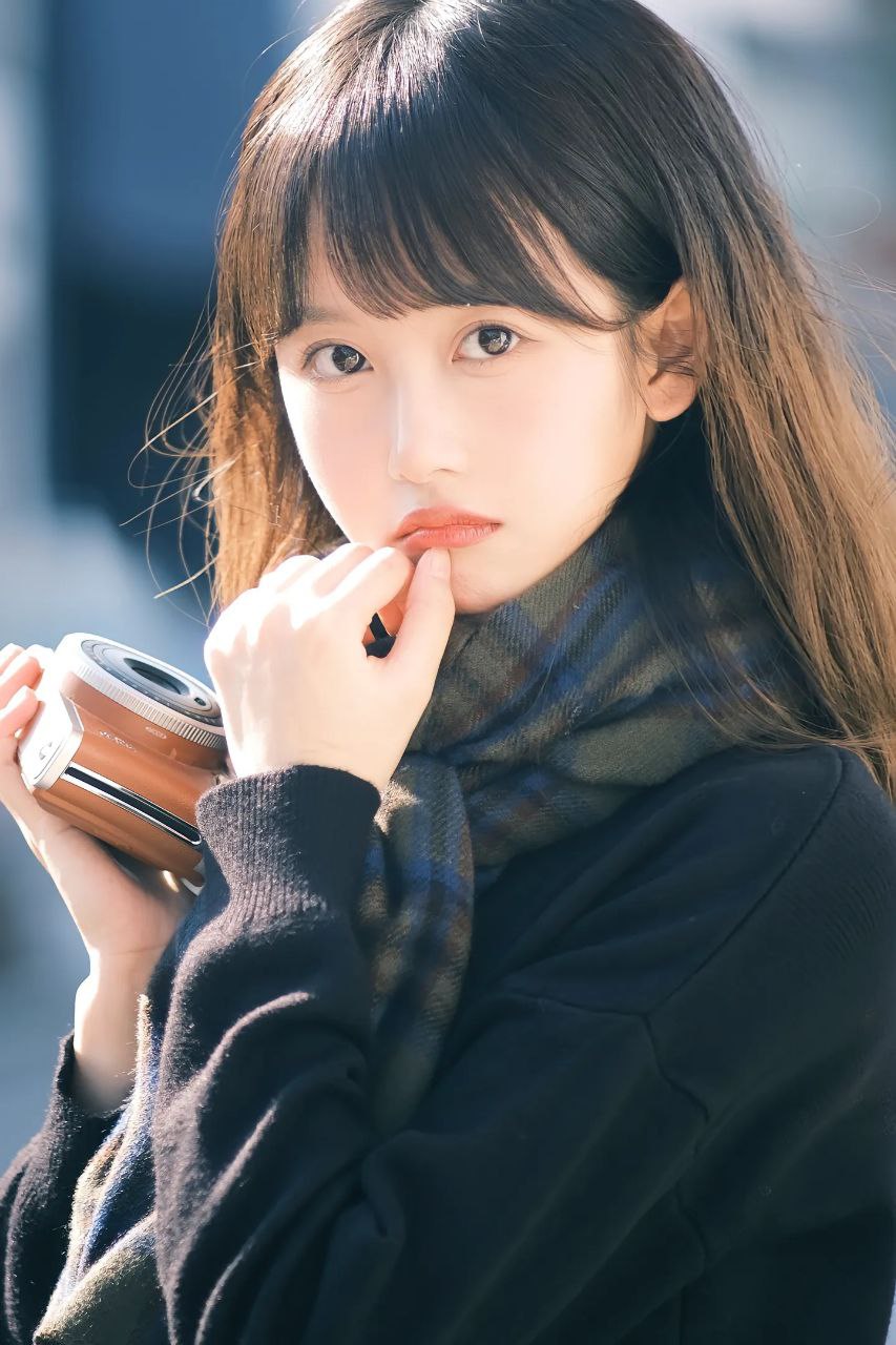 鞠婧祎星光大赏VCR引爆全网：是“四千年”的颜值巅峰，还是营销的又一次胜利？