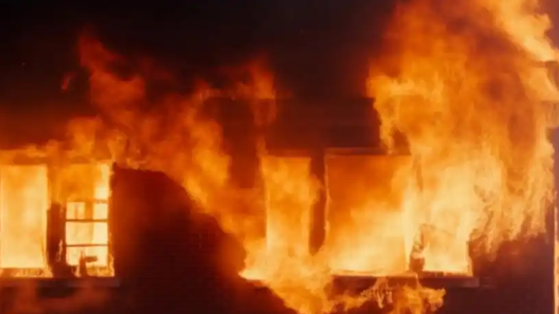 河南学校火灾案宣判：七年刑期能否抚平13条生命的伤痛？