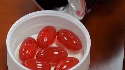 60元“神油”出厂价仅3元！被消保委约谈后，为何仍在电商平台狂卖？