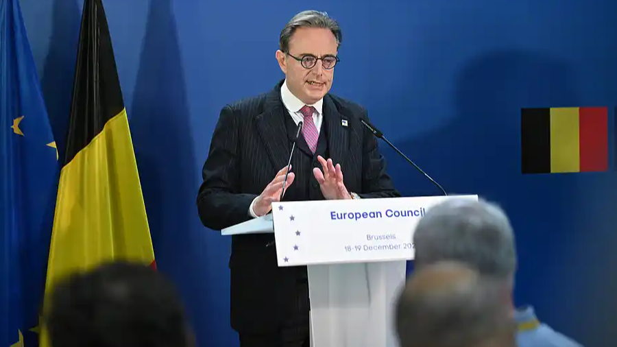 欧盟马拉松峰会16小时：900亿欧元贷款敲定，俄罗斯资产却“动不得”？