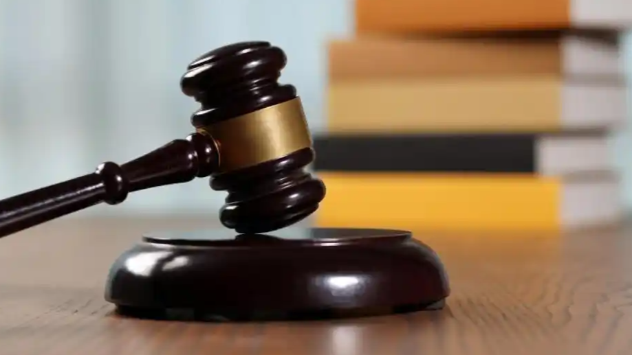 辅警文身6年被辞退,法院为何支持单位?背后是规则还是偏见?