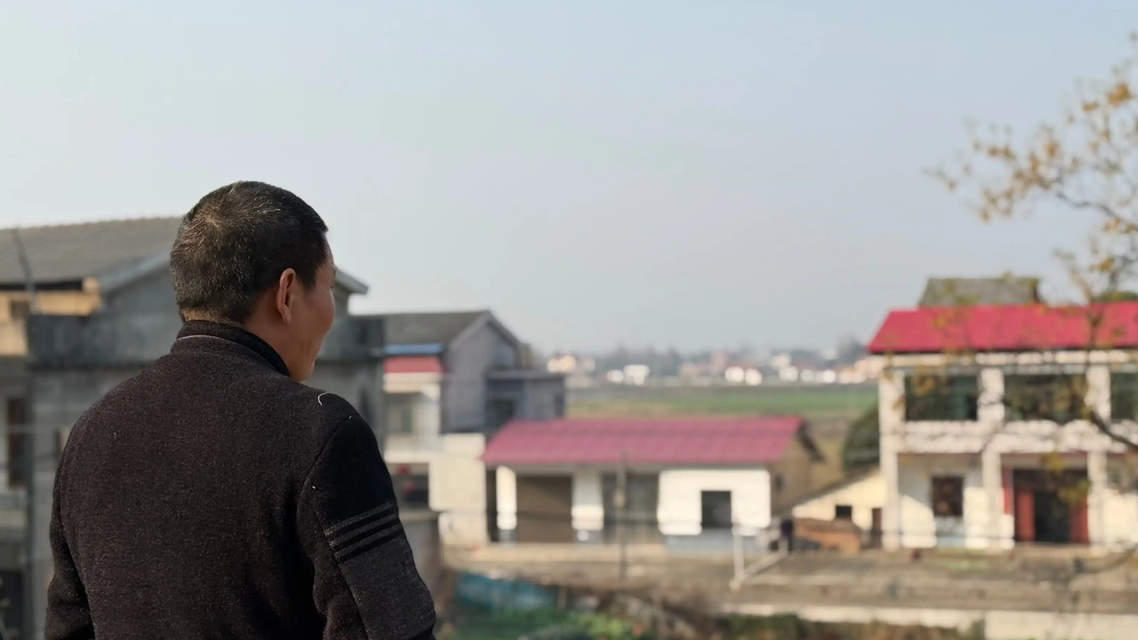 12字评论换来5天拘留,两年诉讼终获清白:一句“豆腐渣”背后的法治温度与公民表达边界