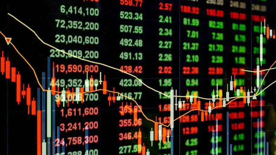 炒股血亏别怪手抖!网友神总结:曲面屏才是A股“终极杀器”?