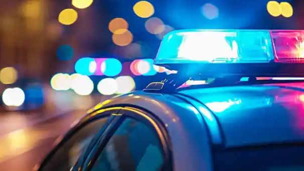 大连女子被撞身亡,家属质疑交警“跨区不救”,警方通报背后是制度冷漠还是人性之痛?