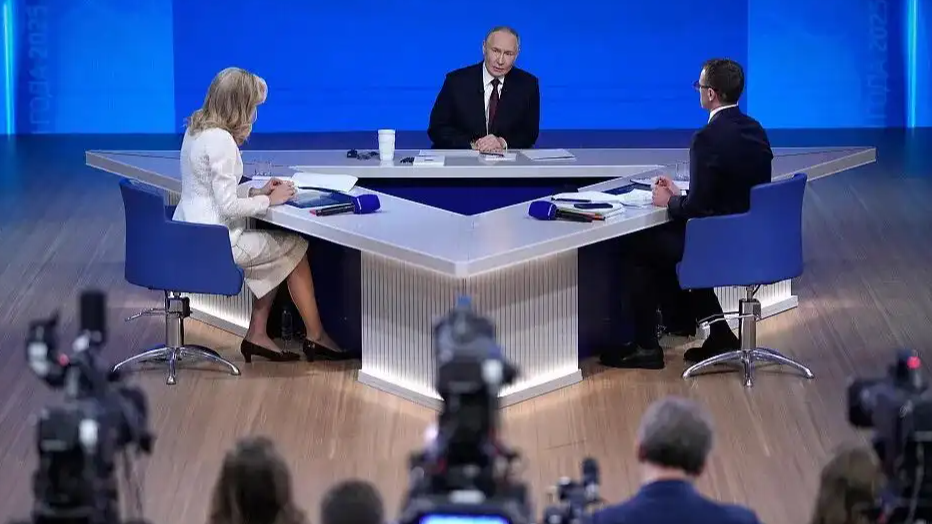 普京4小时“年终答辩”释放重磅信号:俄乌战局、中俄关系、西方围堵,信息量爆炸!