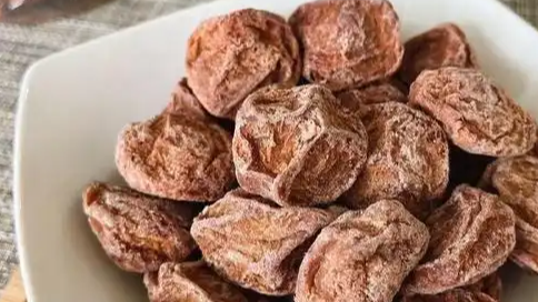 一颗话梅近百元?揭秘“进贡级”零食背后的消费迷思