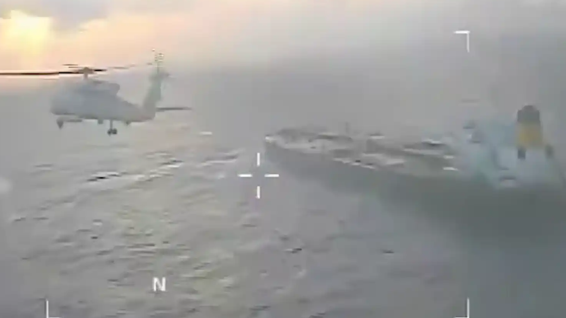 美军直升机突降甲板！委内瑞拉外海再扣油轮，加勒比海火药味渐浓