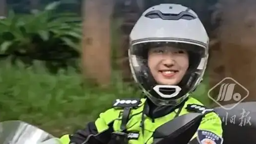 甜妹铁骑爆红后入围“最美浙警”:颜值与实力,谁才是真正的通行证?