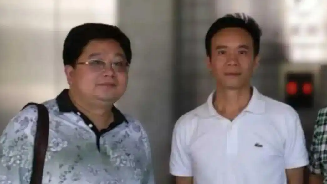 一纸悼文,胜过千万流量:大学教授的“分食鸡蛋”,为何戳中全网泪点?