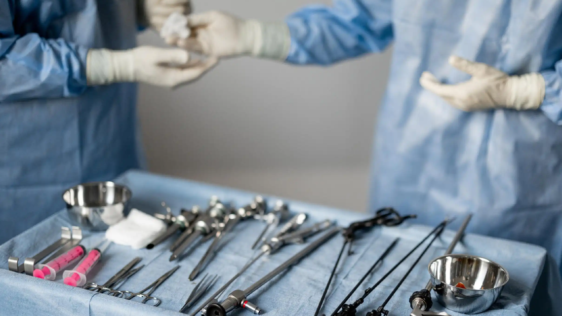 手术室监控之争：5个月女婴离世背后，我们该用摄像头守护生命，还是守护隐私？